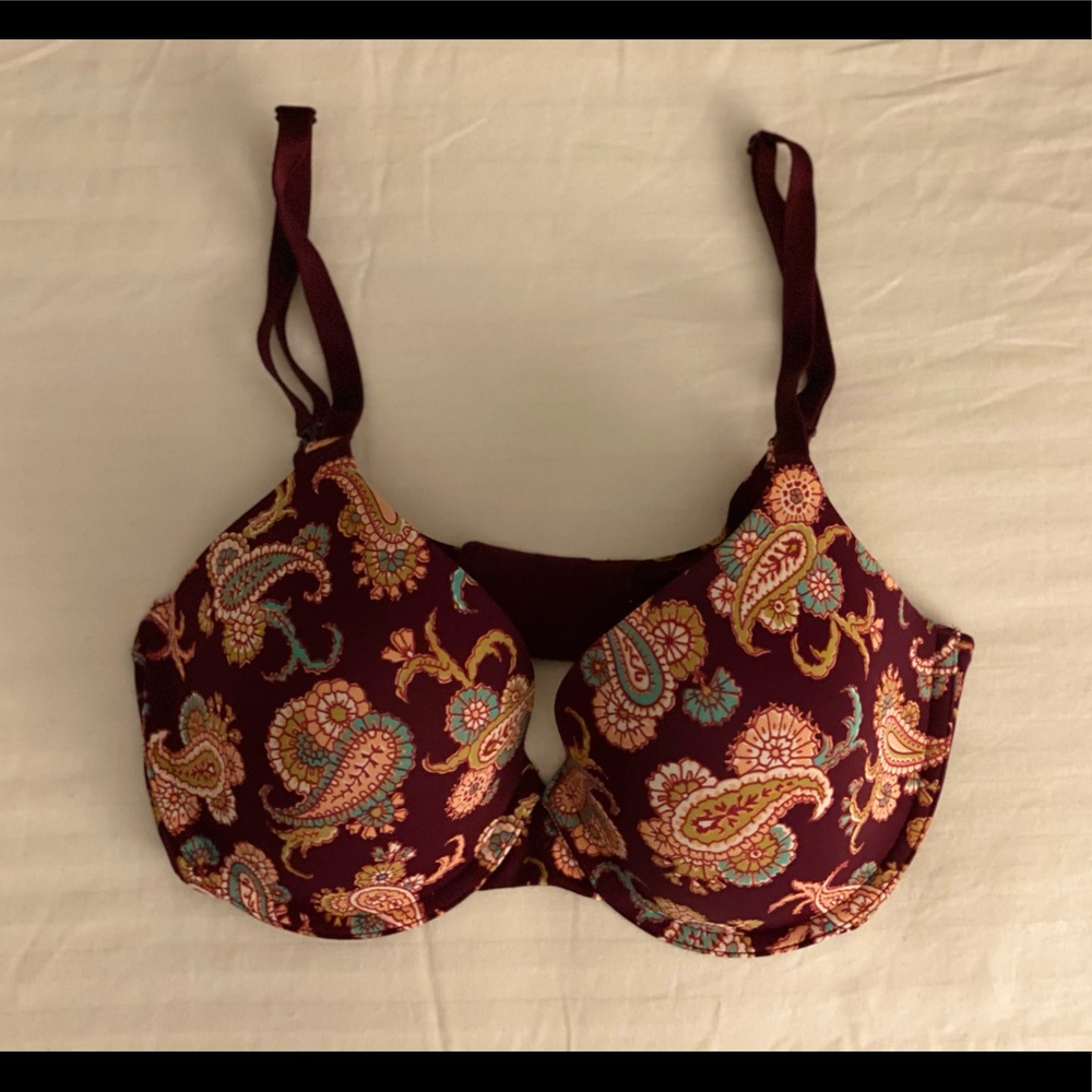 VS• VICTORIA’S SECRET T-SHIRT BRA